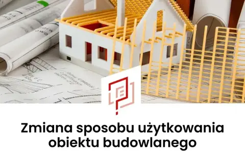 Model domu na planach architektonicznych, symbolizujący zmianę sposobu użytkowania obiektu budowlanego.